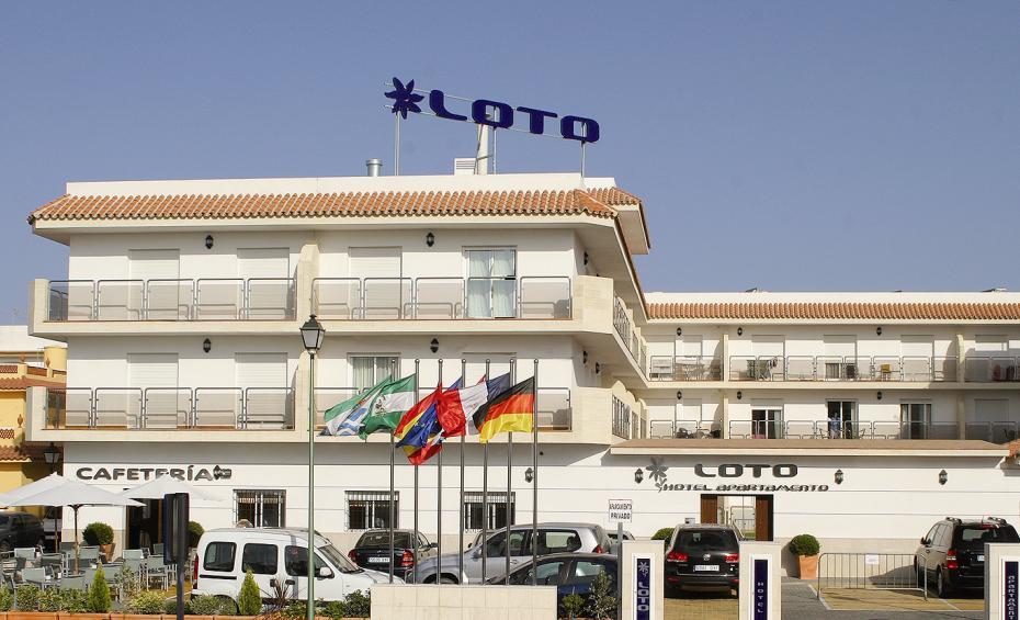 Hotel Apartamentos Loto Conil Conil De La Frontera Exterior foto