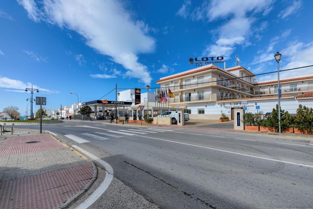 Hotel Apartamentos Loto Conil Conil De La Frontera Exterior foto